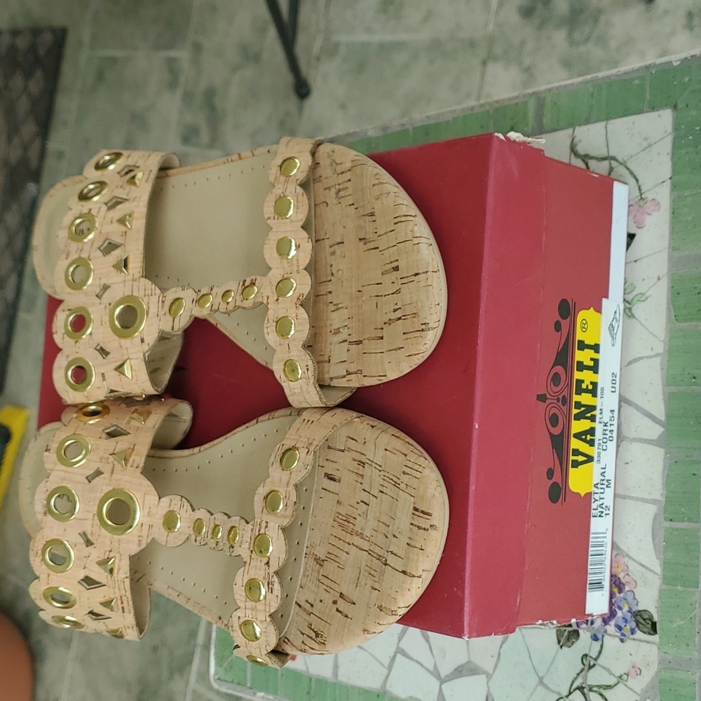 Vaneli Elyta Natural Cork Sandals